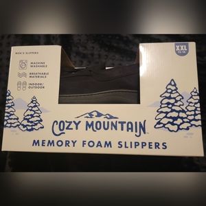 Mens Cozy Mountain Slippers.